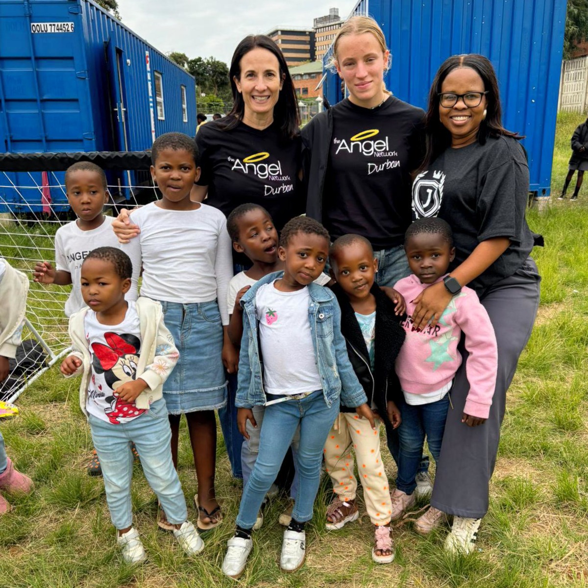 Group photo with volunteers
